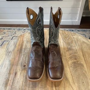 Cody James Mens boots size 10 d